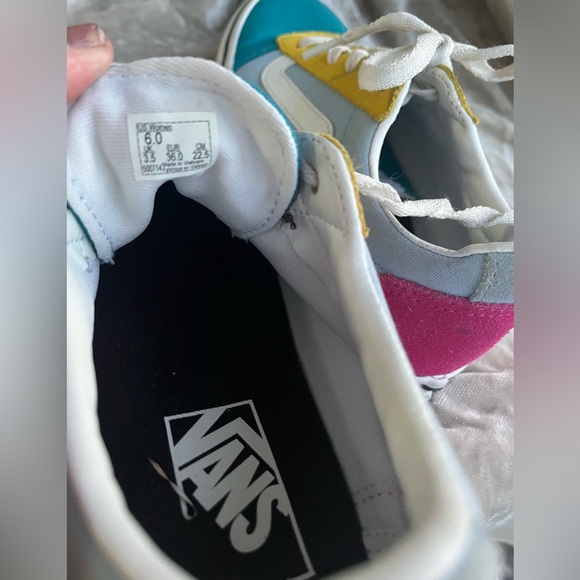 Woman’s VANS Color Block Sneakers 🌵6 - Picture 3 of 12